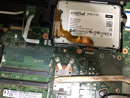 Toshiba dynabook AZ45/EB　SSD換装